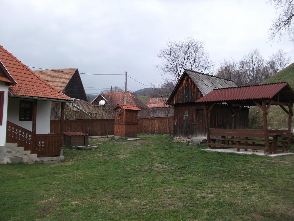 Ferienwohnung Maksai Lak Ocna de Sus Exterior foto