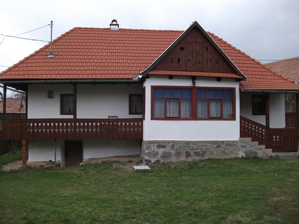 Ferienwohnung Maksai Lak Ocna de Sus Exterior foto